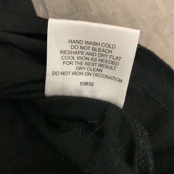 ROMEO+Juliet couture sequined heart bolt design black tshirt women’s sz small - Picture 6 of 10